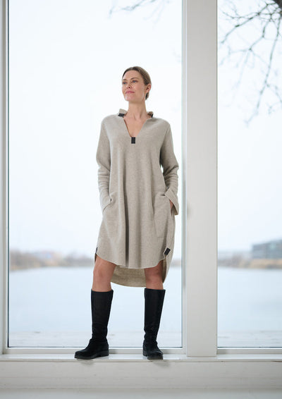 Julia | Kleid mit V-Ausschnitt