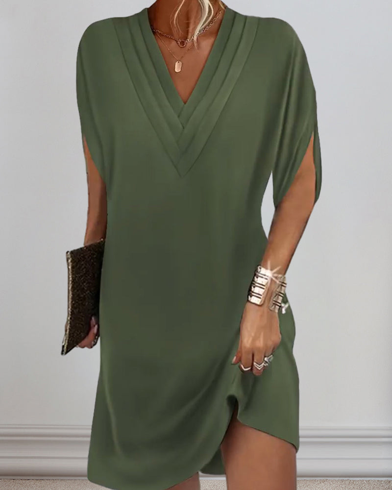 Charmante | Luftiges Sommerkleid mit V-Ausschnitt für sonnige Tage