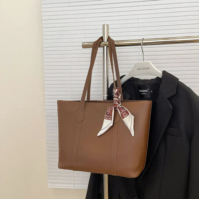 Glamour | Umhängetasche Damen - Elegante Crossbody Bag aus Kunstleder in Schwarz 2