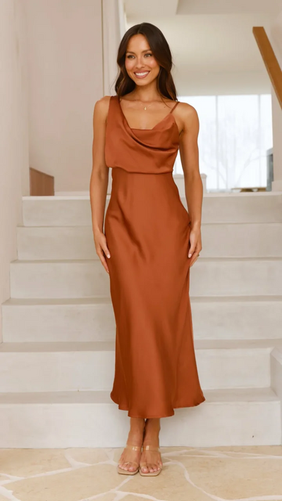 Sabine | Elegant mit Trägern & Gekreuztem Rücken Robe