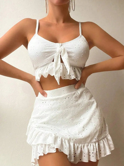 Johanna | Elegantes Damenset mit Broderie und Rüschen