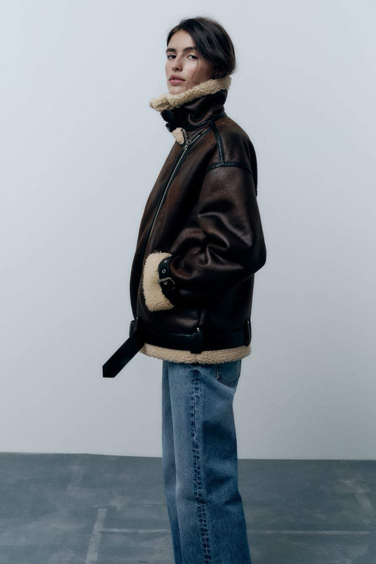 Eleonora | Elegante Jacke mit Revers aus Synthetikmaterial