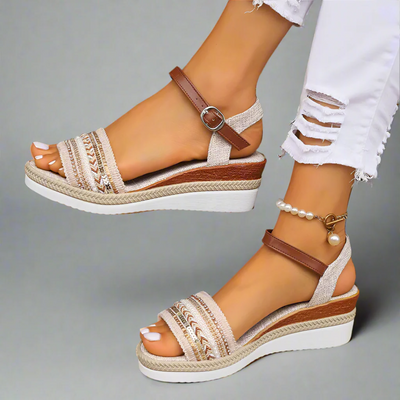 Emily | Geflochtenes Design und verstellbare Gurte Sandalen