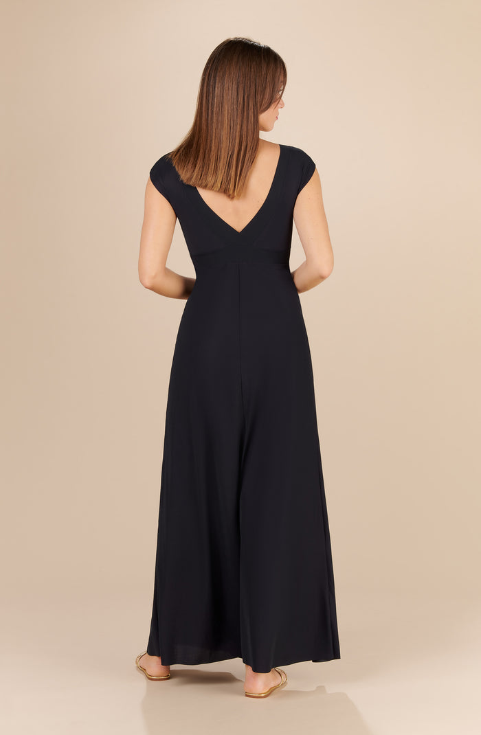 Paula | Langes fließendes Kleid mit elegantem Ausschnitt