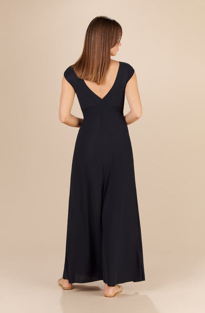 Paula | Langes fließendes Kleid mit elegantem Ausschnitt