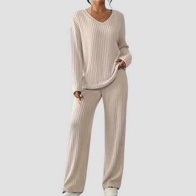 Luna | Bequeme Loungewear mit V-Ausschnitt 0