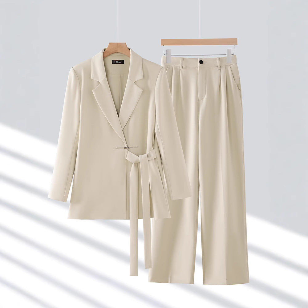 Orla | Weithöre und Taillenblazer-Set mit Gürtel