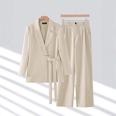 Orla | Weithöre und Taillenblazer-Set mit Gürtel