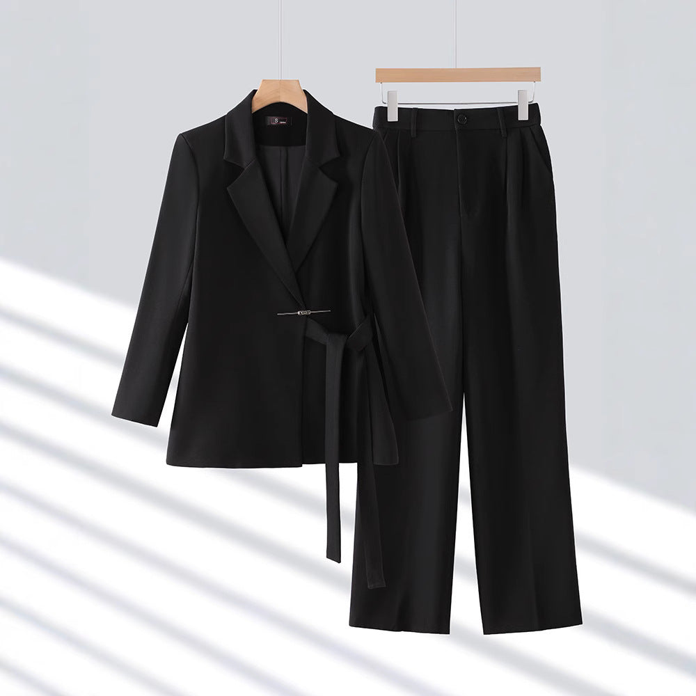 Orla | Weithöre und Taillenblazer-Set mit Gürtel