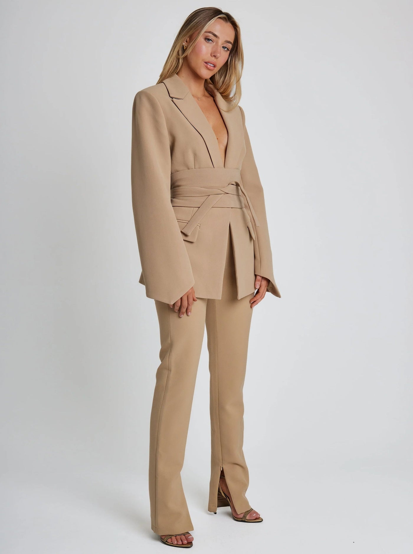 Renata | Eleganter Blazer mit Gürtel