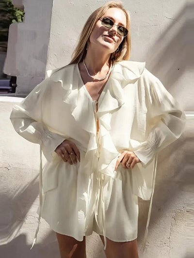 Sommertraum | Damen Shorts Set aus Chiffon mit V-Ausschnitt und Rüsche-2