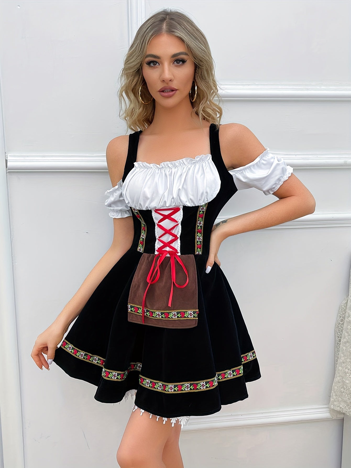 Kerstin | Elegantes Schulterfreies Dirndl Kleid