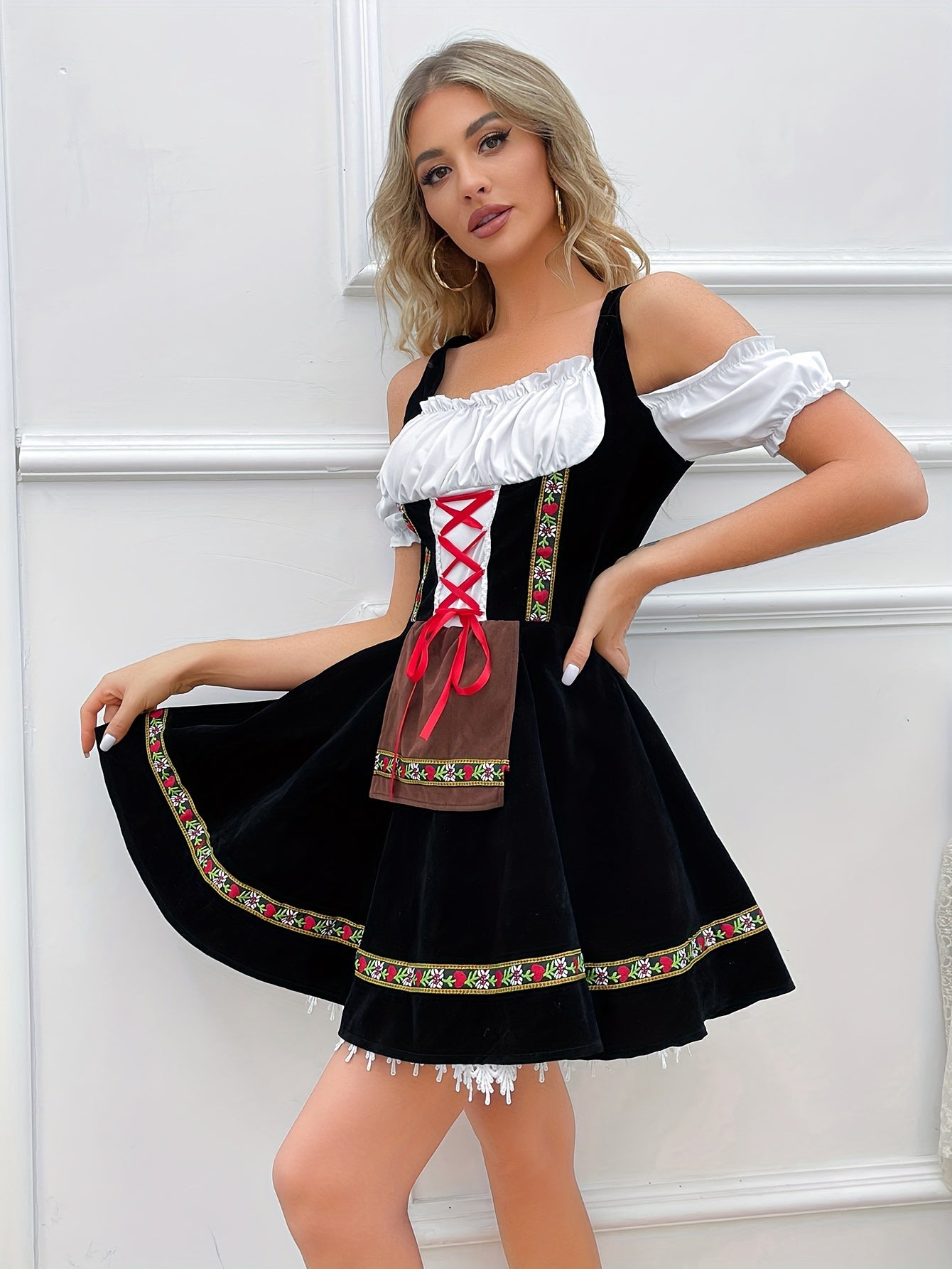 Kerstin | Elegantes Schulterfreies Dirndl Kleid