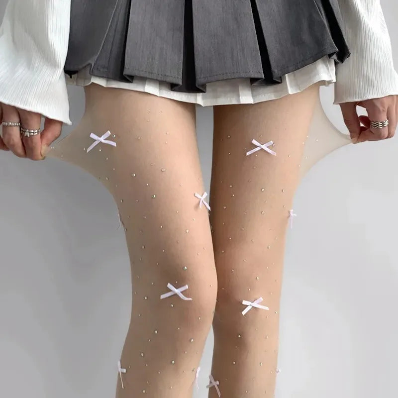 Simone | Verspielte Strumpfhose mit Schleifenmuster