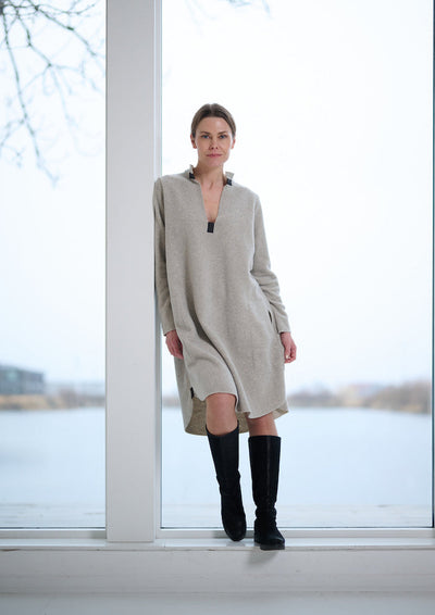 Julia | Kleid mit V-Ausschnitt