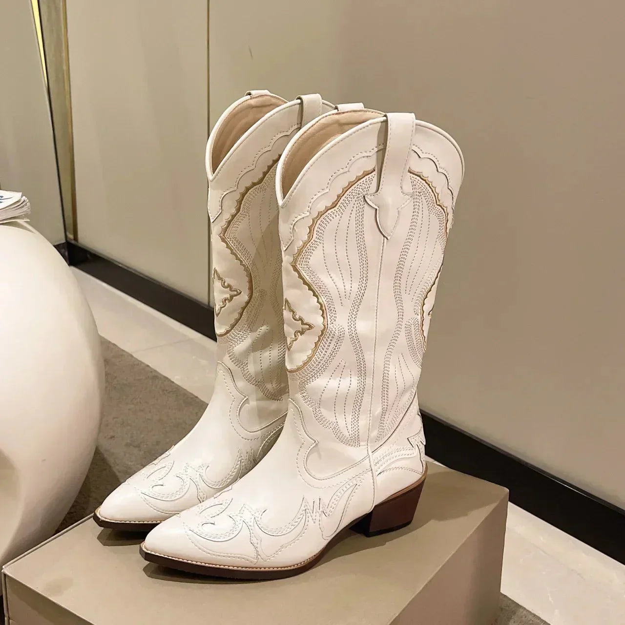 Mila | Cowboystiefel Damen Schwarz mit Gestickten Details 5
