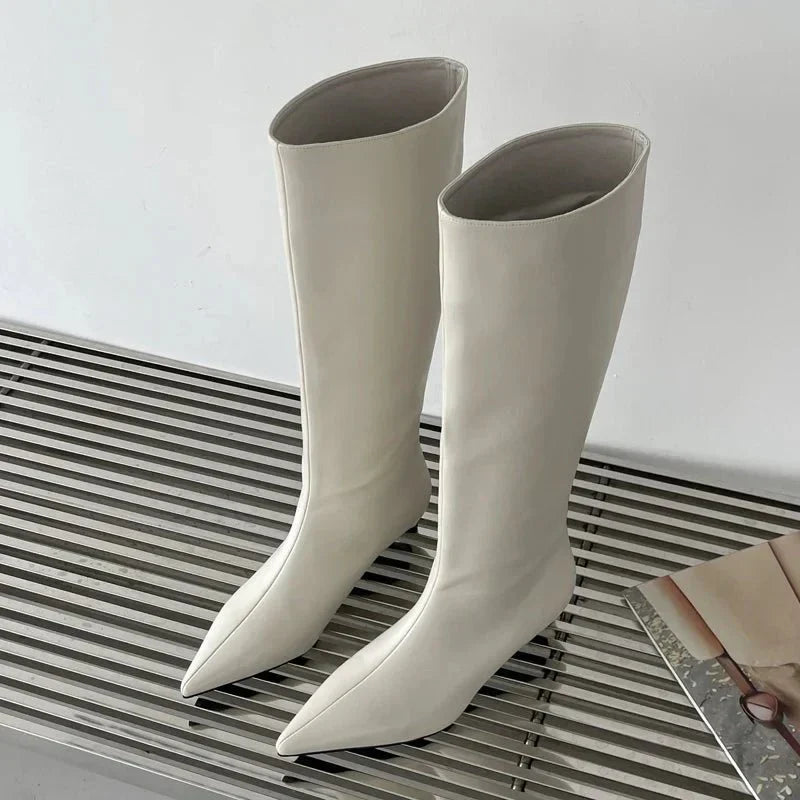 Rosette | Kniehohe Damenstiefel mit Absatz