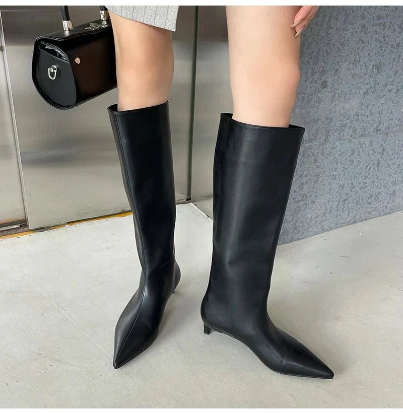 Rosette | Kniehohe Damenstiefel mit Absatz
