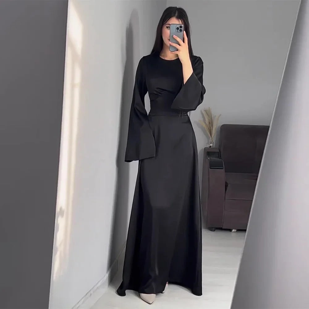 Greta | Elegantes langes Kleid aus Satin
